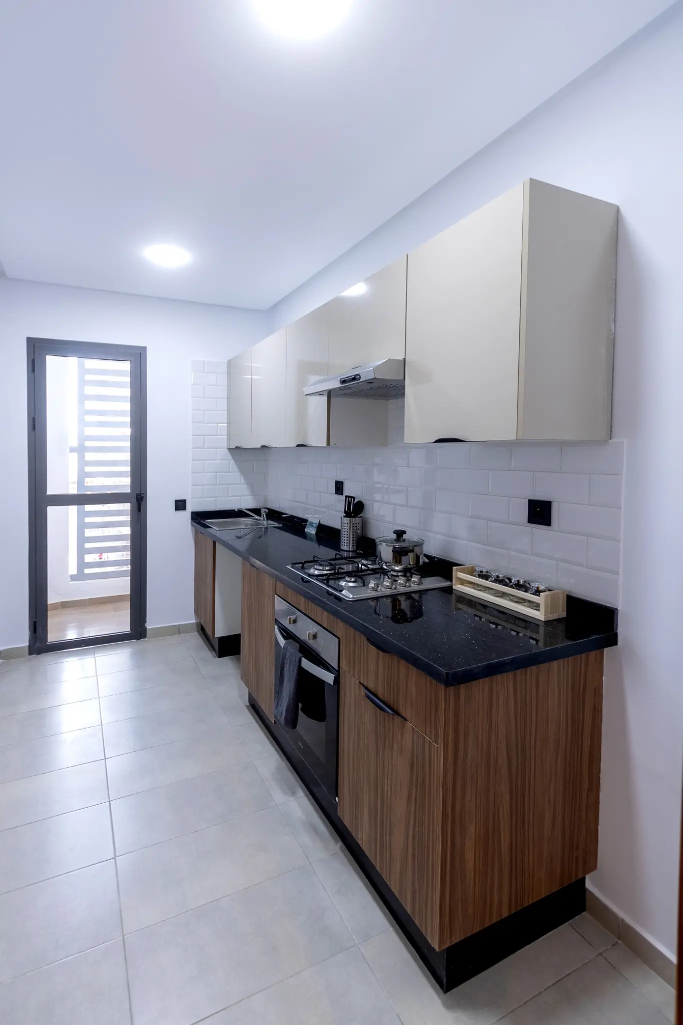 Palms Avenue Bouskoura vous propose des appartements de 2 à 3 chambres+ Salon ainsi que de fabuleux Rez de Jardins pour profiter d’appartements avec jardins privatifs au style contemporain et en parfait accord avec la nature.